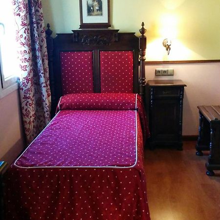 Hotel El Cisne Zaragoza Luaran gambar