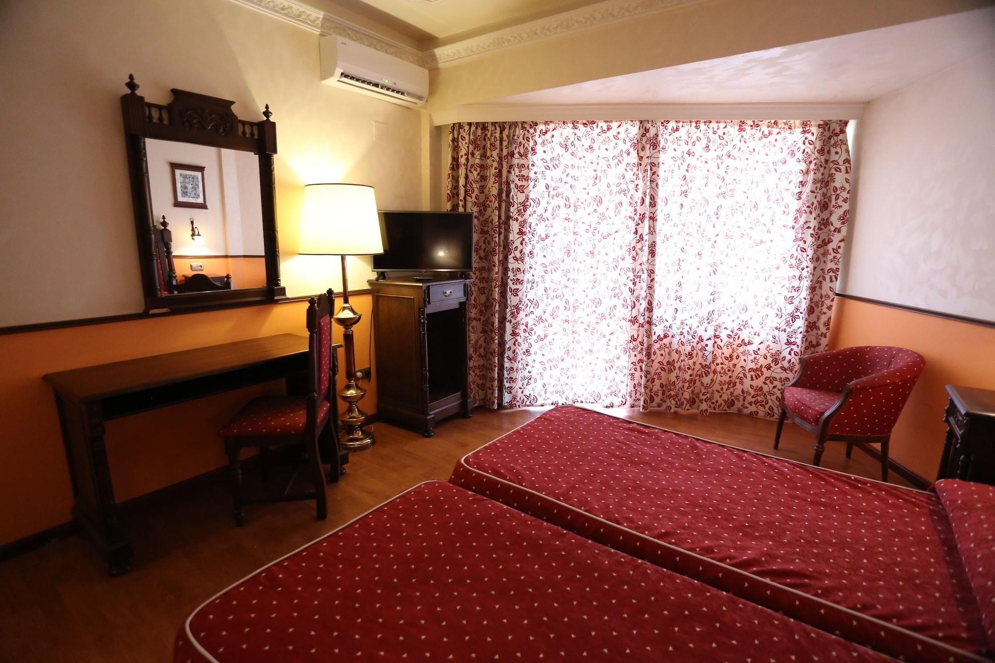 Hotel El Cisne Zaragoza Luaran gambar