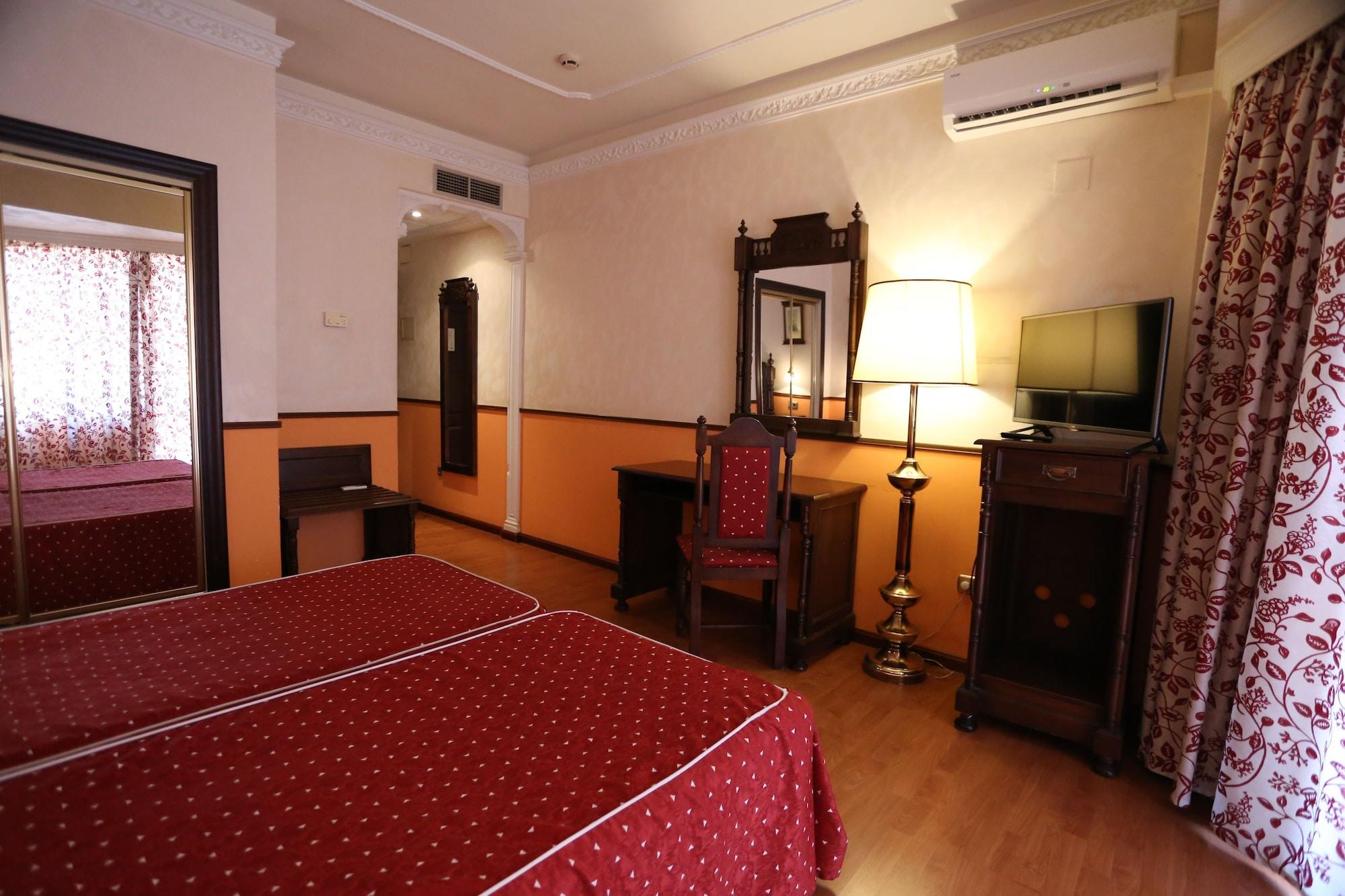 Hotel El Cisne Zaragoza Luaran gambar