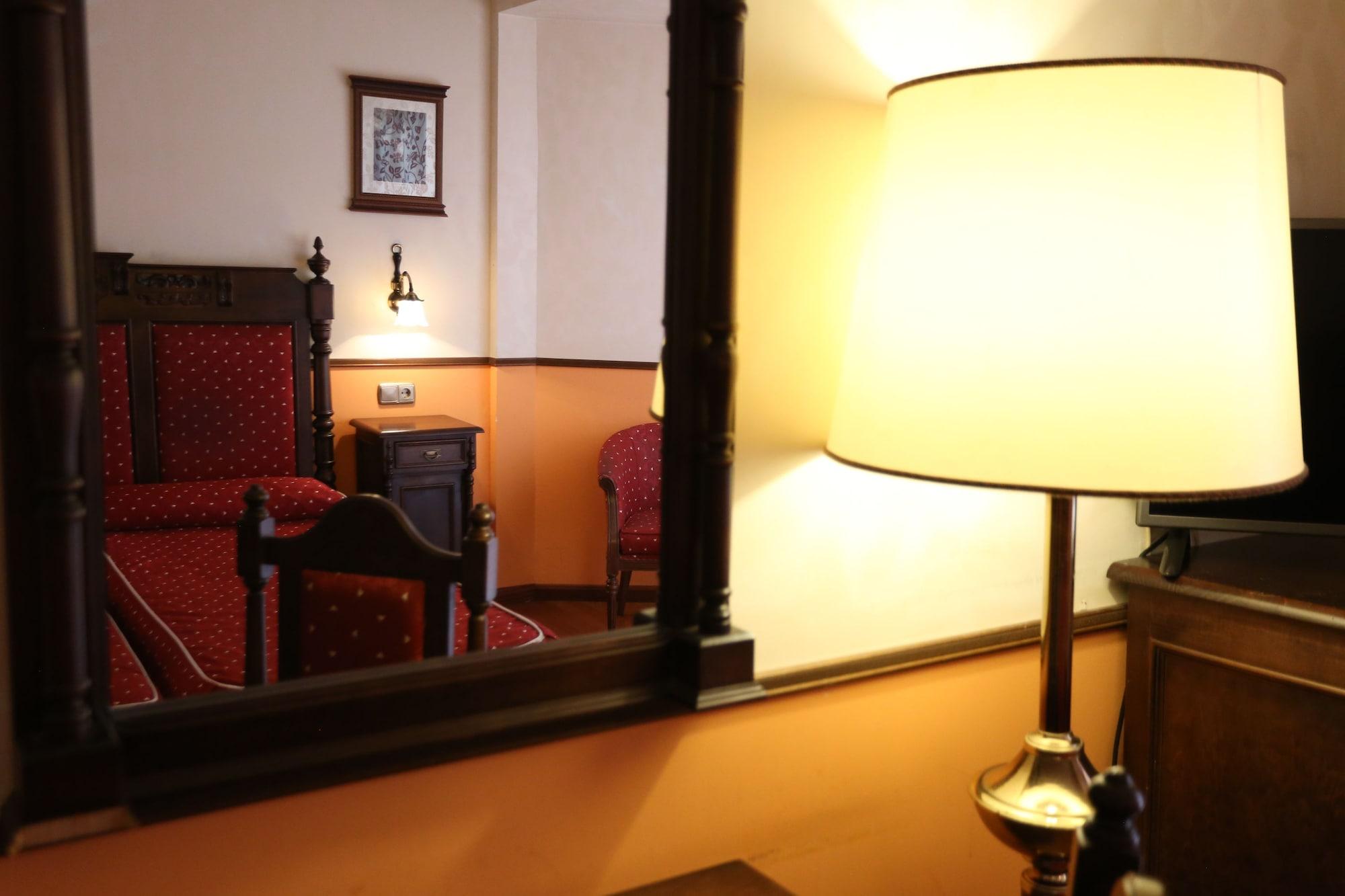 Hotel El Cisne Zaragoza Luaran gambar