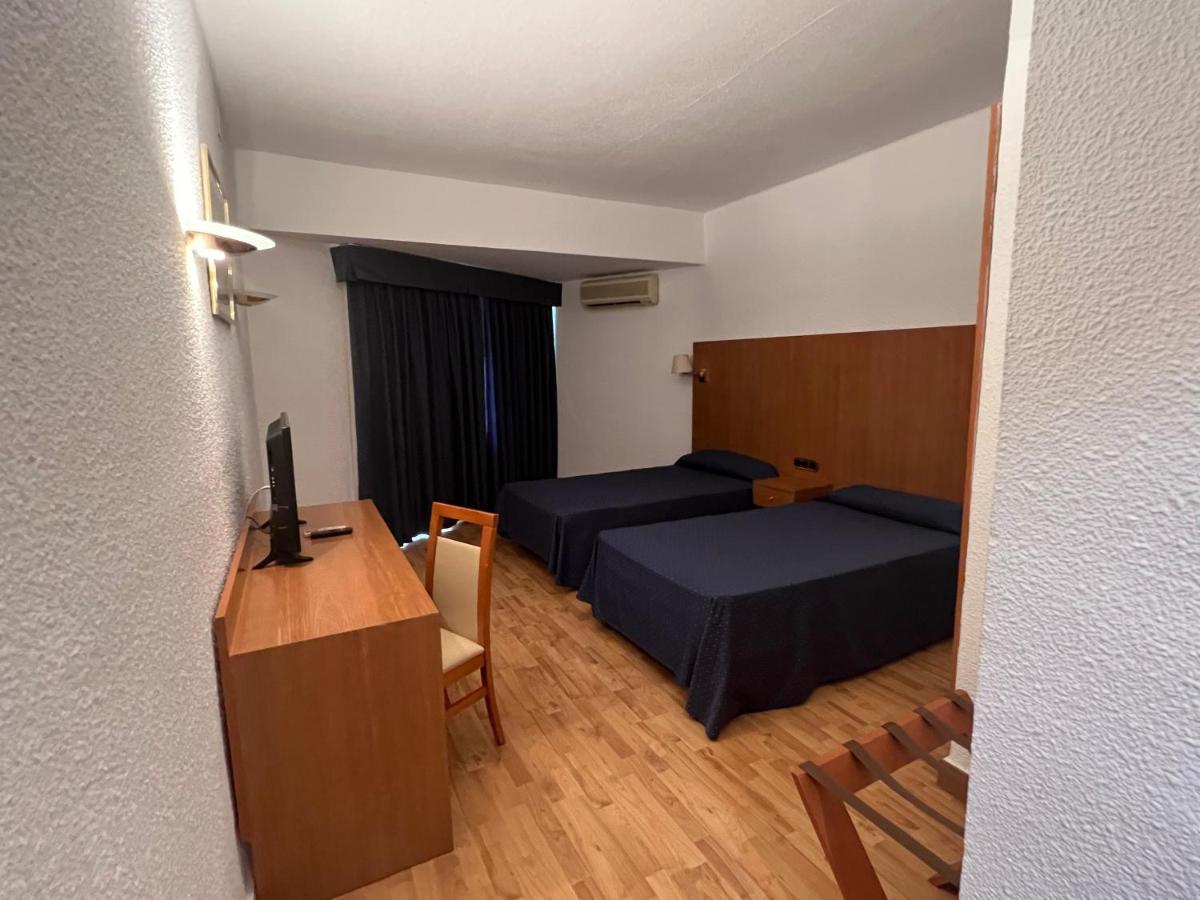 Hotel El Cisne Zaragoza Luaran gambar