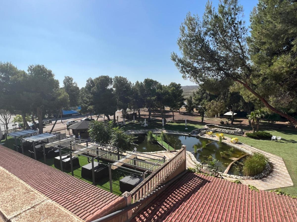 Hotel El Cisne Zaragoza Luaran gambar