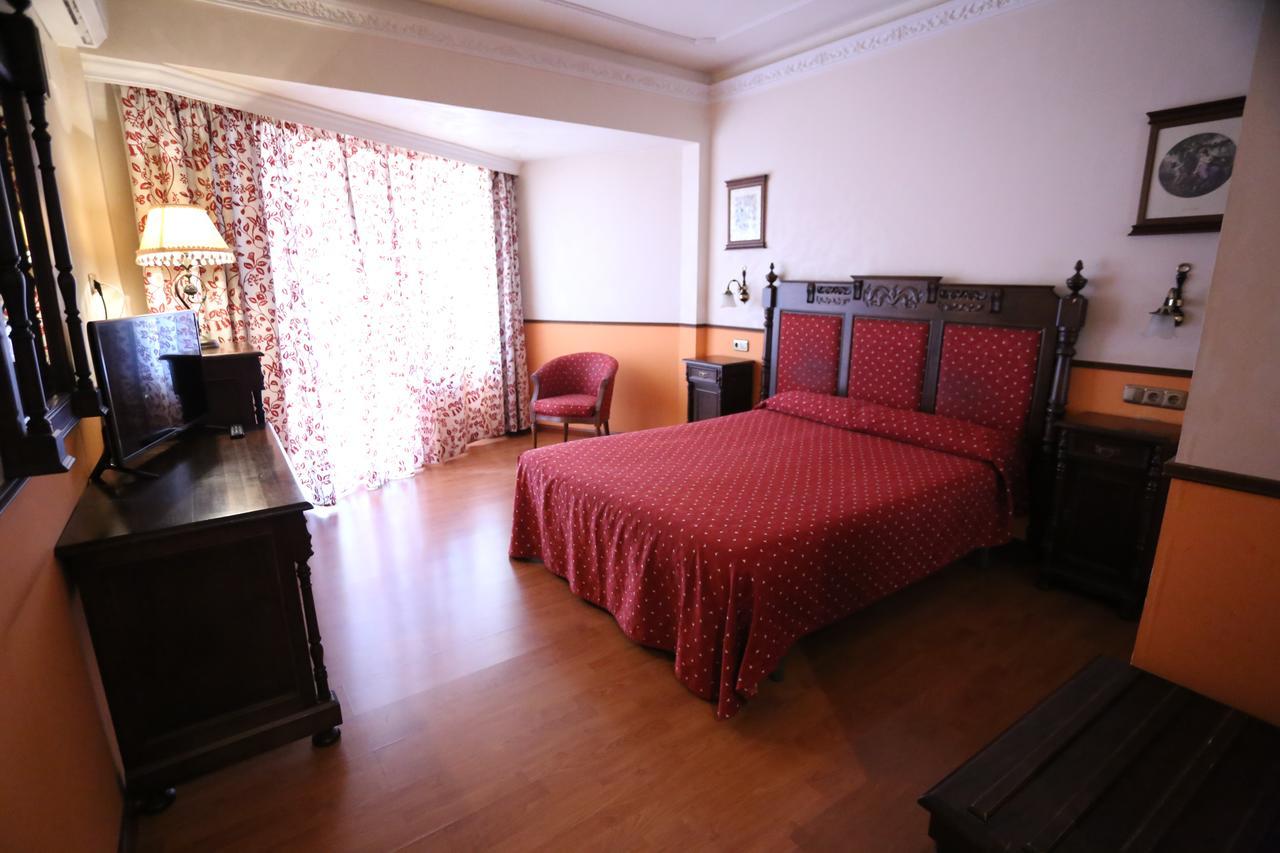 Hotel El Cisne Zaragoza Luaran gambar